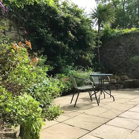 Woodland In Cornwall With Walled Garden Holiday home